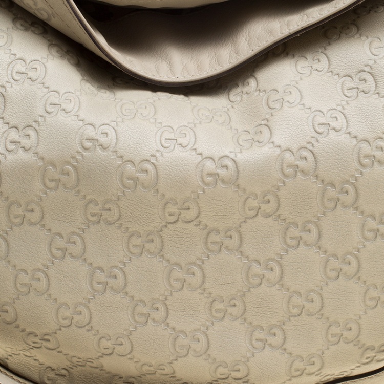 مملوكة مسبقًا Gucci Off White Guccissima Leather Peggy Bamboo Top Handle Bag
