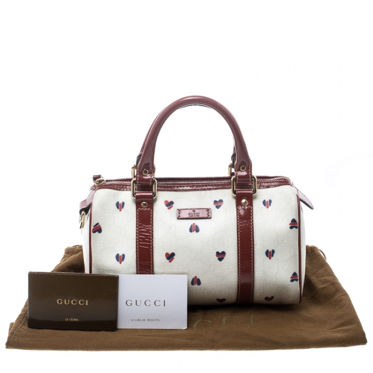 مملوكة مسبقًا Gucci Off White/Red Coated Canvas and Patent Leather Joy Heart Boston Bag