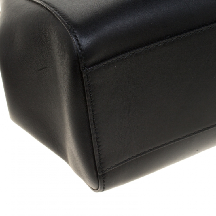 Pre Owned Gucci Black Leather Nymphaea Top Handle Bag