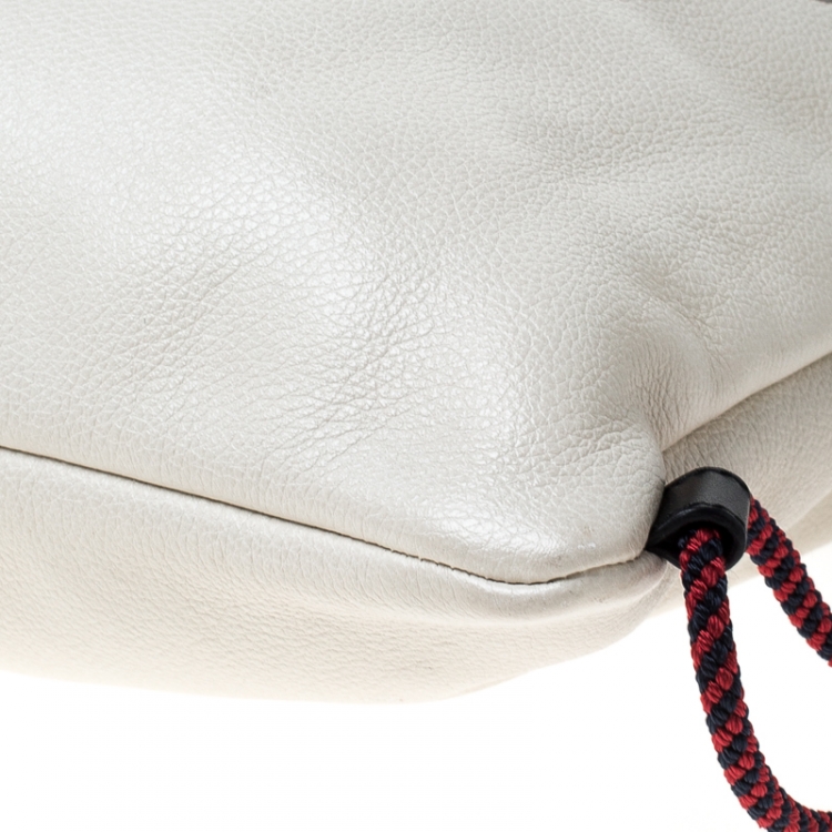 مملوكة مسبقًا Gucci Cream Drawstring Print Leather Backpack