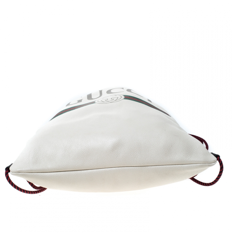 مملوكة مسبقًا Gucci Cream Drawstring Print Leather Backpack
