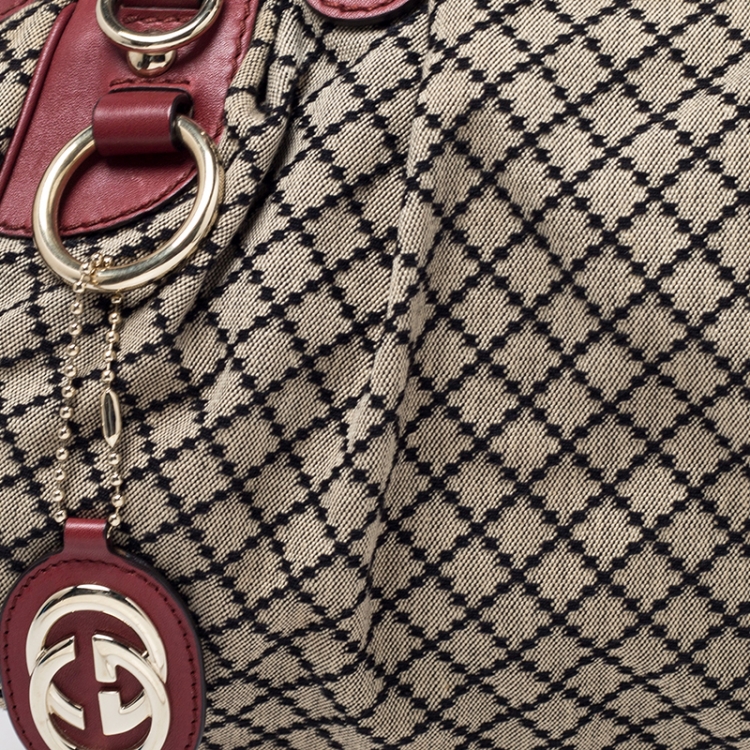 Pre Owned Gucci Beige/Red GG Canvas and Leather Medium Sukey Boston Bag