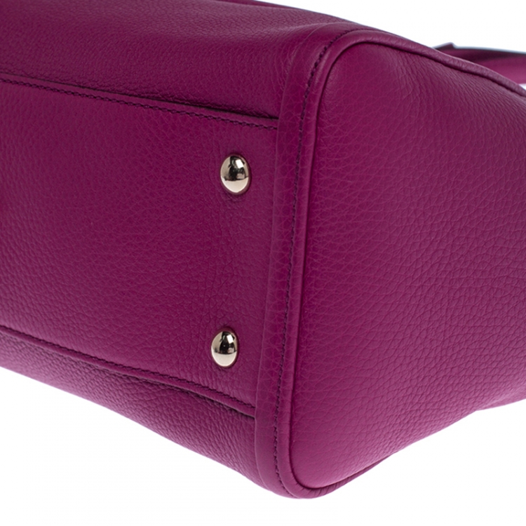 مملوكة مسبقًا Gucci Fuchsia Pebbled Leather Soho Tote