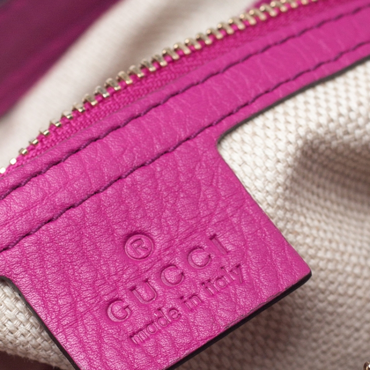 مملوكة مسبقًا Gucci Fuchsia Pebbled Leather Soho Tote