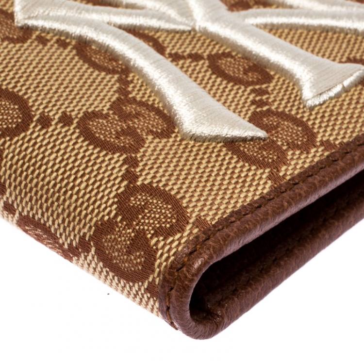 Pre Owned Gucci Beige/Brown GG Canvas New York Yankees Patch Bifold Wallet