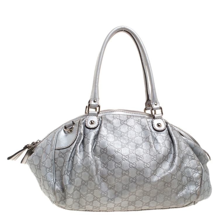 مملوكة مسبقًا Gucci Metallic Silver Guccissima Leather Medium Sukey Boston Bag