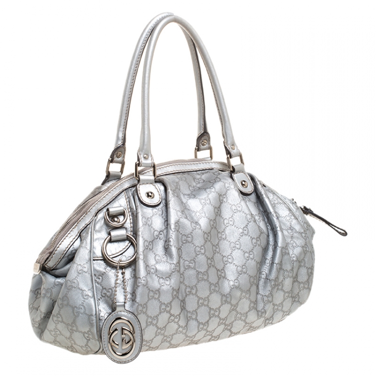 مملوكة مسبقًا Gucci Metallic Silver Guccissima Leather Medium Sukey Boston Bag