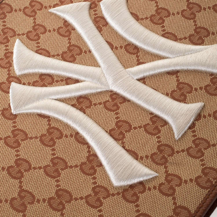 Pre Owned Gucci Beige/Brown GG Canvas and Leather New York Yankees Patch Pouch