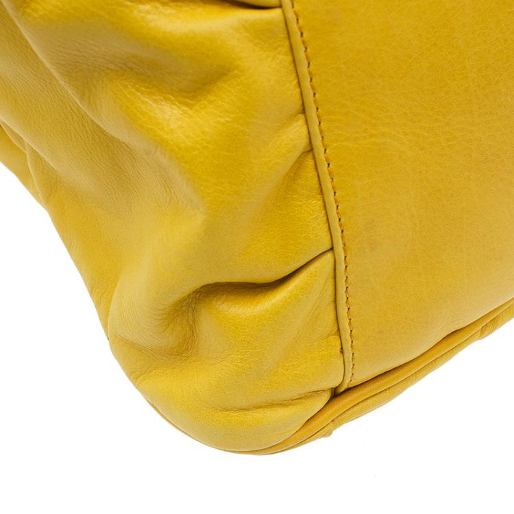 Pre Owned Gucci Yellow Leather Hysteria Top Handle Bag