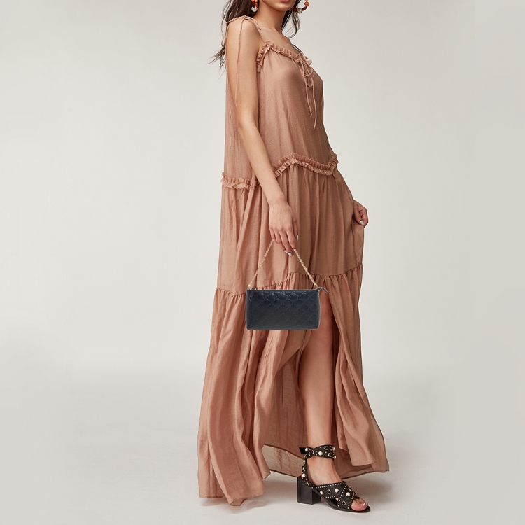 مملوكة مسبقًا Gucci Black Guccissima Leather Wristlet Zip Chain Clutch