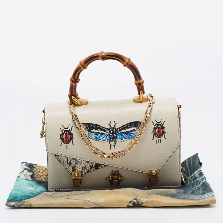 مملوكة مسبقًا Gucci Cream Leather and Snakeskin Small Ottilia Bee Printed Bamboo Top Handle Bag