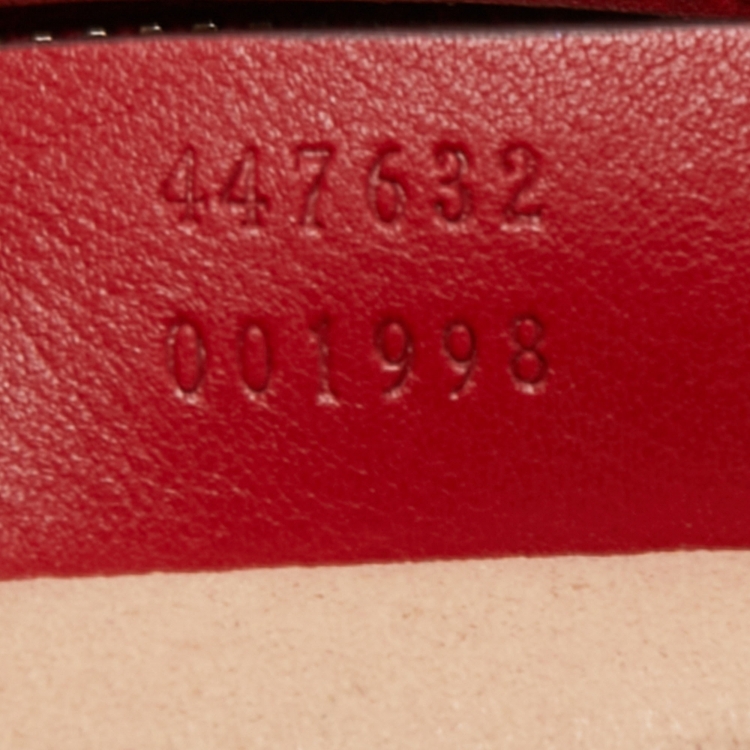 مملوكة مسبقًا Gucci Red Matelassé Leather Small GG Marmont Camera Bag