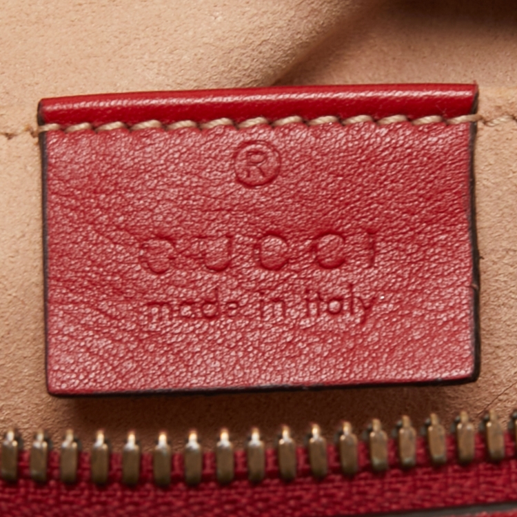 مملوكة مسبقًا Gucci Red Matelassé Leather Small GG Marmont Camera Bag