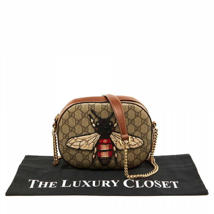 Pre Owned Gucci Beige GG Supreme Canvas and Leather Bee Embellishment Camera Crossbody Bag