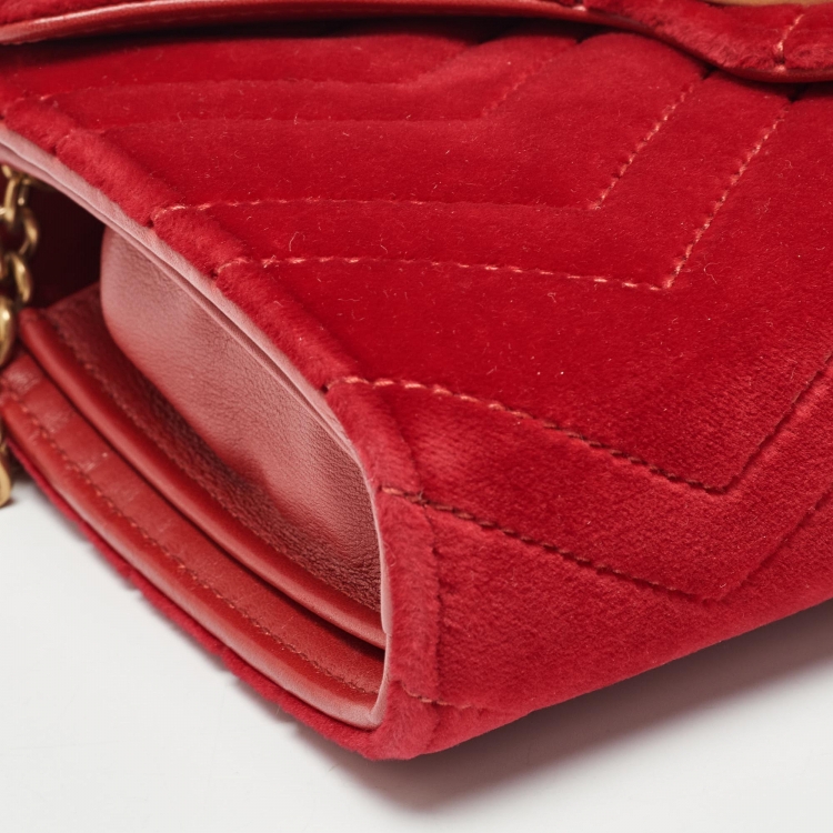 Pre Owned Gucci Red Matelassé Velvet GG Marmont Wallet on Chain