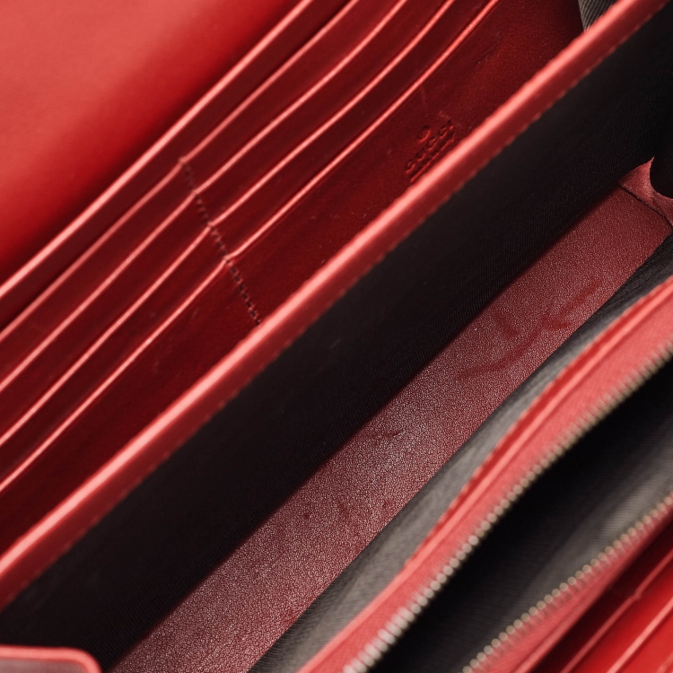 Pre Owned Gucci Red Matelassé Velvet GG Marmont Wallet on Chain