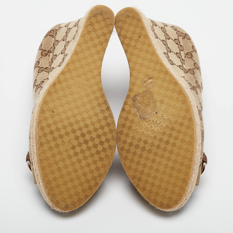 Pre Owned Gucci Beige/Brown GG Canvas Horsebit Peep Toe Wedge Espadrille Pumps Size 36.5