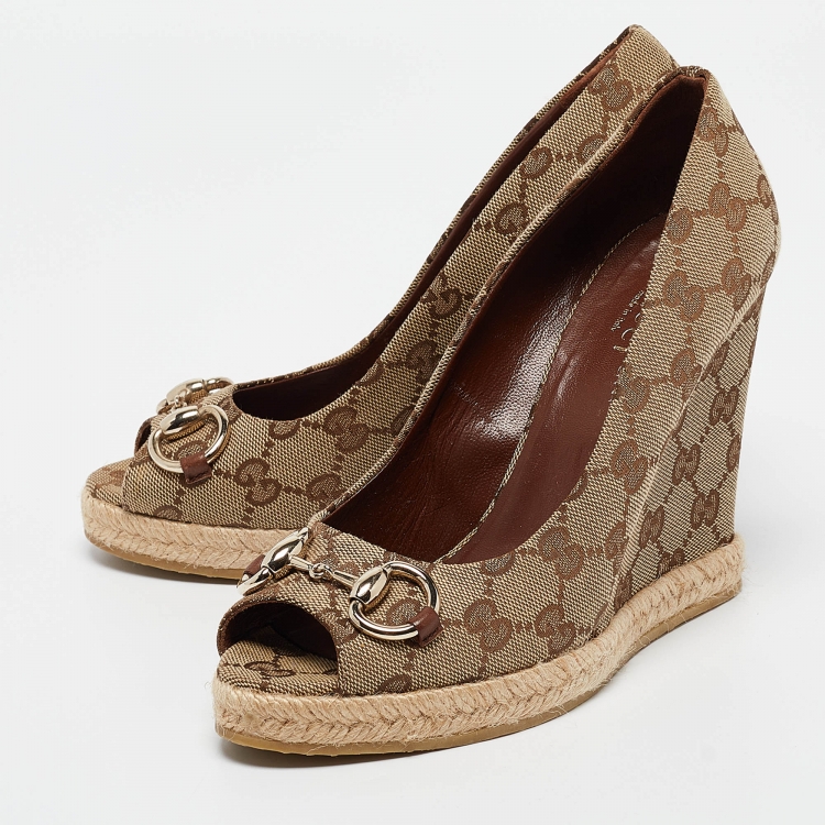 Pre Owned Gucci Beige/Brown GG Canvas Horsebit Peep Toe Wedge Espadrille Pumps Size 36.5