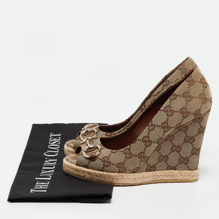 Pre Owned Gucci Beige/Brown GG Canvas Horsebit Peep Toe Wedge Espadrille Pumps Size 36.5