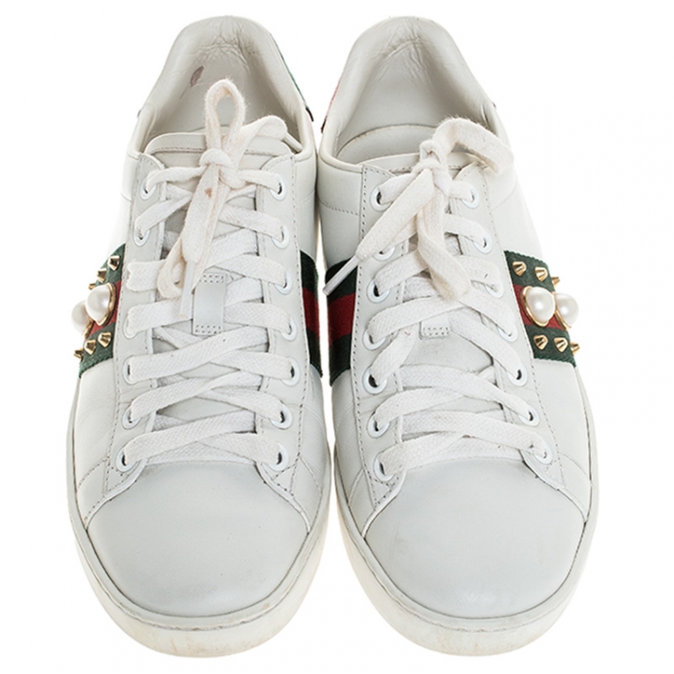 مملوكة مسبقًا Gucci Off White Leather Web Studded Ace Lace Up Sneakers Size 36