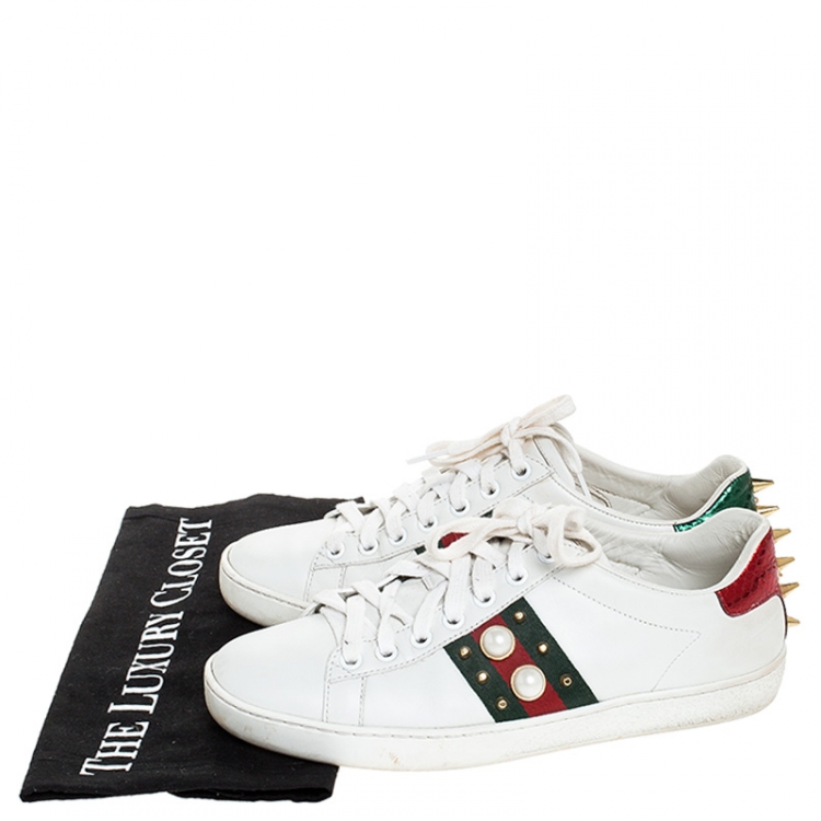 مملوكة مسبقًا Gucci Off White Leather Web Studded Ace Lace Up Sneakers Size 36