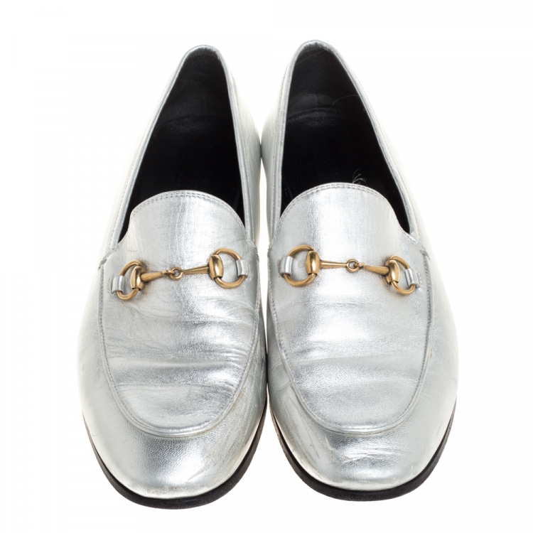 مملوكة مسبقًا Gucci Silver Leather Jordaan Horsebit Slip On Loafers Size 39
