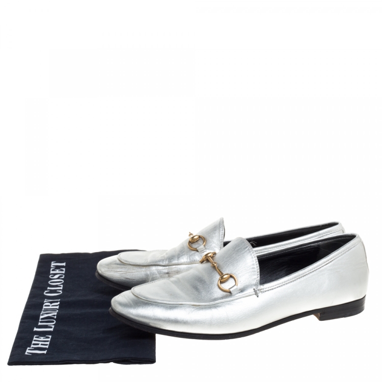 مملوكة مسبقًا Gucci Silver Leather Jordaan Horsebit Slip On Loafers Size 39