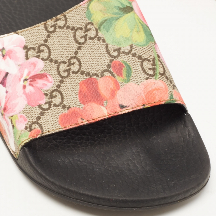 Pre Owned Gucci Brown/Beige GG Bloom Print Supreme Canvas Flat Slides Size 37