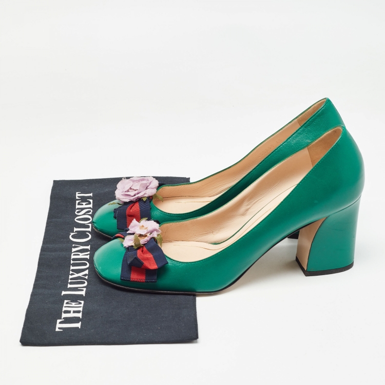 Pre Owned Gucci Green Leather Web Bow Flower Applique Pumps Size 40