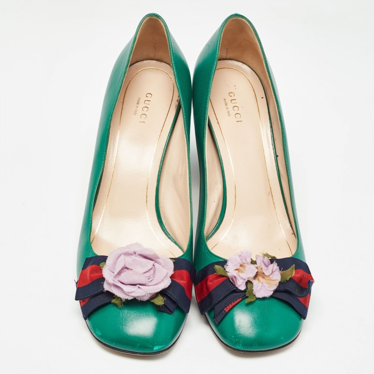 Pre Owned Gucci Green Leather Web Bow Flower Applique Pumps Size 40