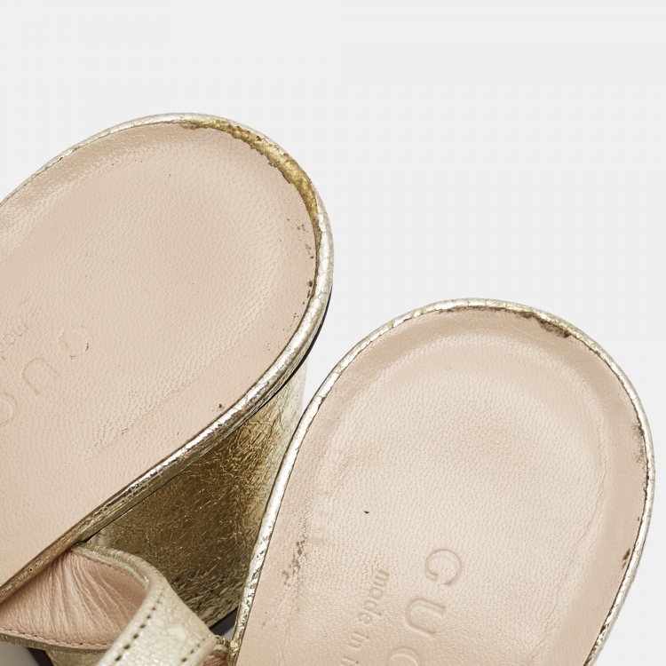 Pre Owned Gucci Gold Textured Leather GG Marmont Ankle Strap Sandals Size 35.5