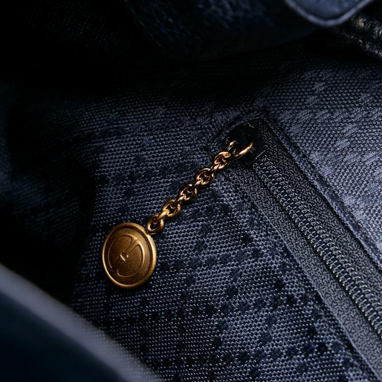 مملوكة مسبقًا Gucci Blue Bamboo Suede Drawstring Backpack