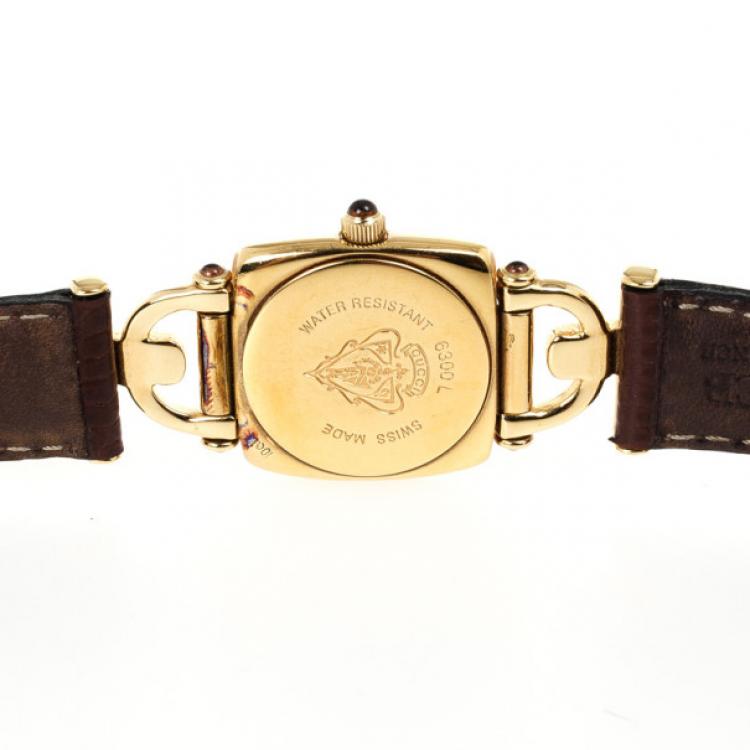 مملوكة مسبقًا Gucci 6300L Gold Plated Leather Womens Wristwatch 21 MM