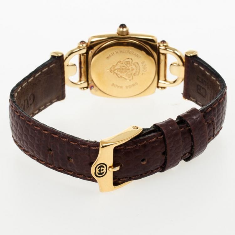 مملوكة مسبقًا Gucci 6300L Gold Plated Leather Womens Wristwatch 21 MM