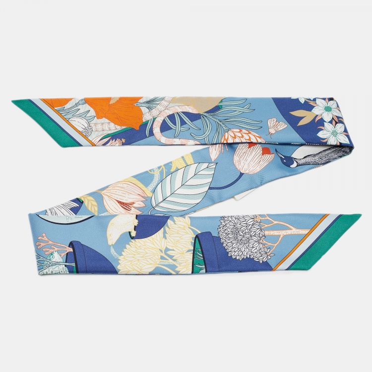 Pre Owned Hermès Blue Precious Paradise Silk Twilly 
