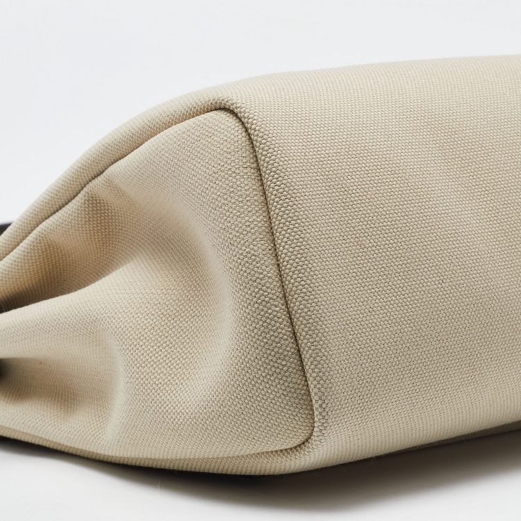 مملوكة مسبقًا Hermès Beige/Black Canvas and Vache Hunter Leather Herbag Zip 31 Bag