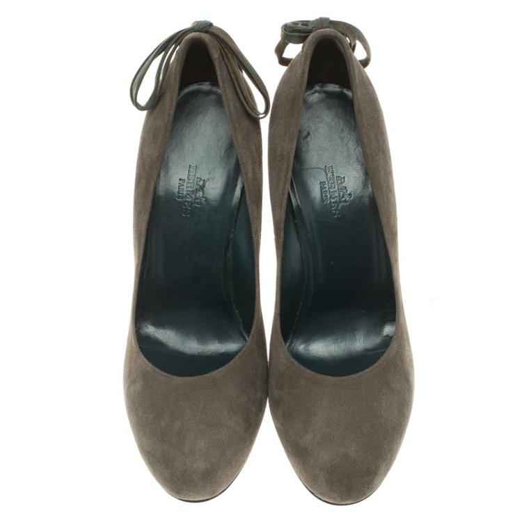Pre Owned Hermes Grey Suede Bow Detail Round Toe Pumps Size 39