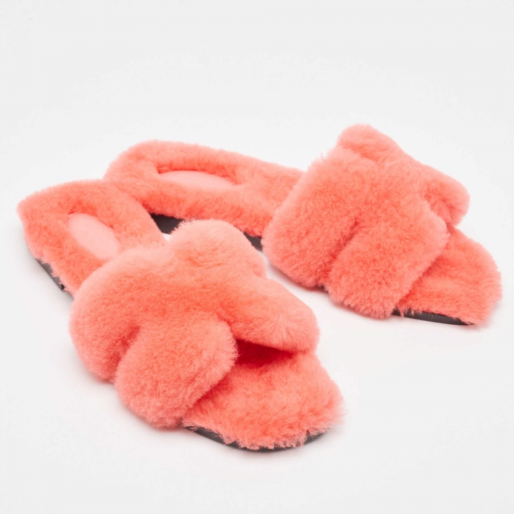 Pre Owned Hermes Pink Shearling Fur Flat Slides Size 37