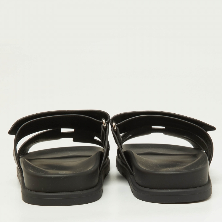 مملوكة مسبقًا Hermes Black Leather Chypre Sandal 37.5