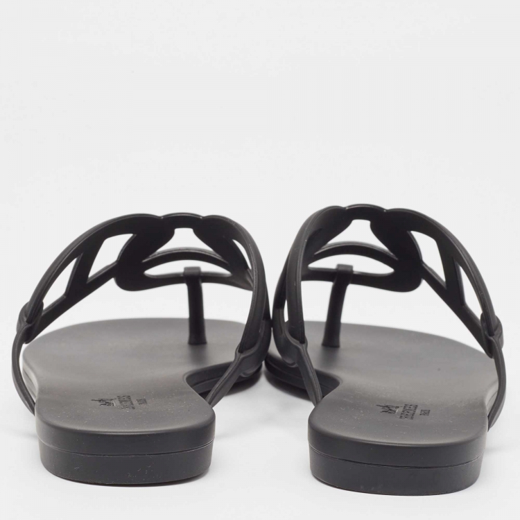 Pre Owned Hermes Black Rubber Egerie Thong Flats Size 39