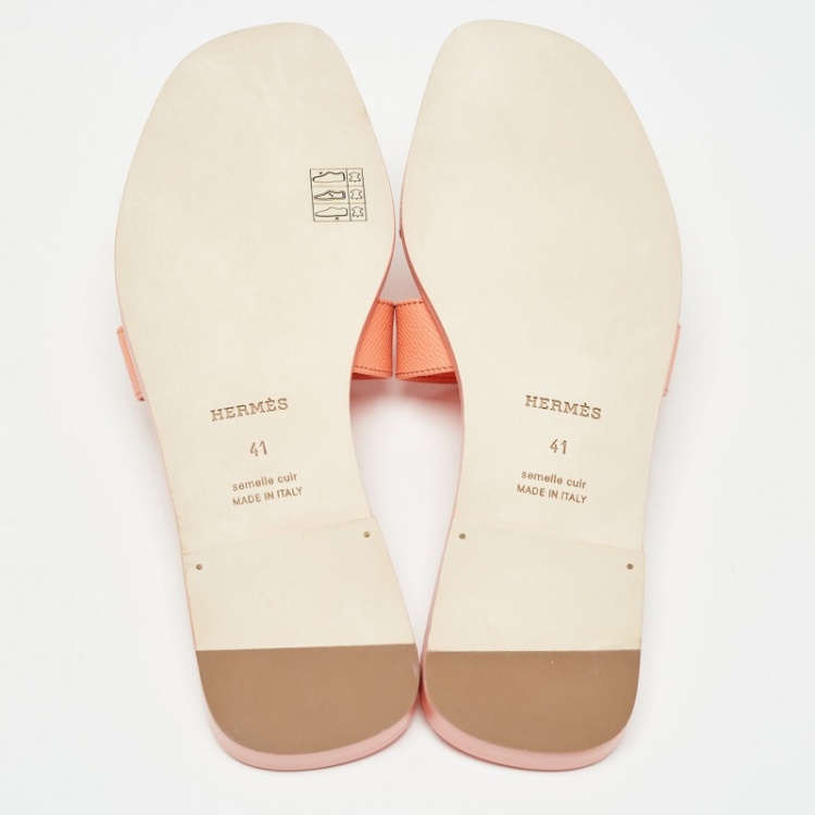 مملوكة مسبقًا Hermes Coral Orange Leather Oran Flat Slides Size 41 