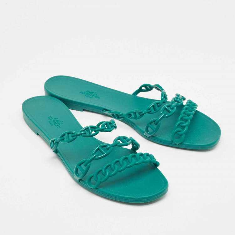مملوكة مسبقًا Hermes Green Rubber Chaine D'Ancre Rivage Flat Slides Size 40