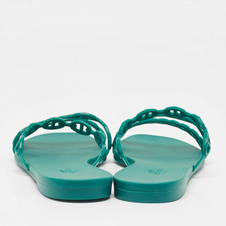 مملوكة مسبقًا Hermes Green Rubber Chaine D'Ancre Rivage Flat Slides Size 40