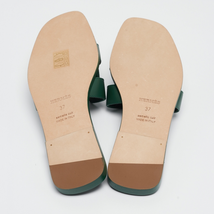Pre Owned Hermès Green Leather Oran Flat Slides Size 37