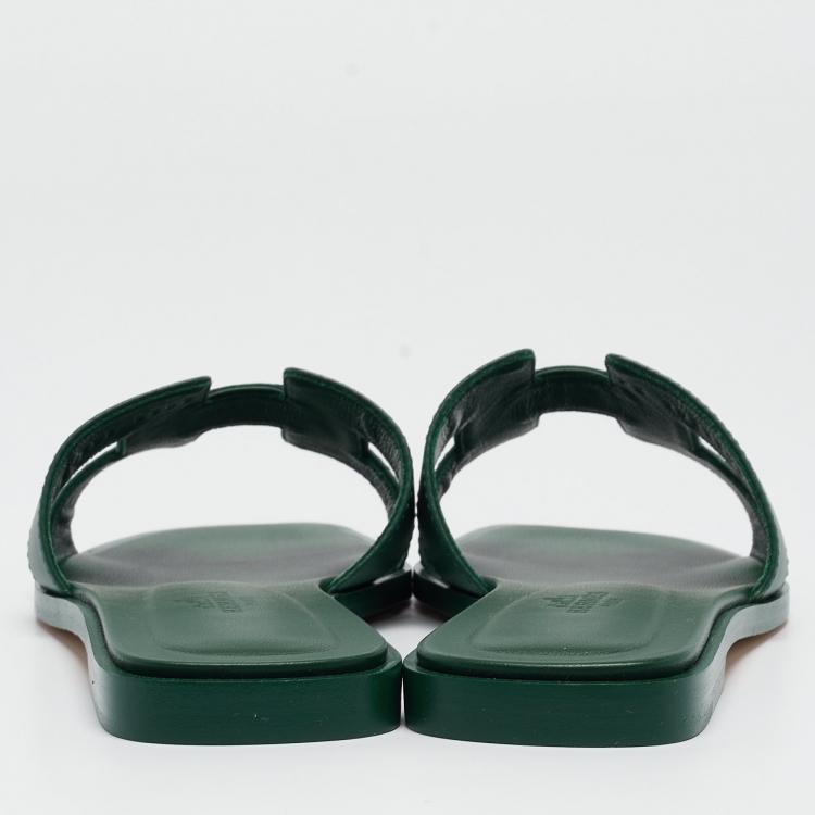 Pre Owned Hermès Green Leather Oran Flat Slides Size 37