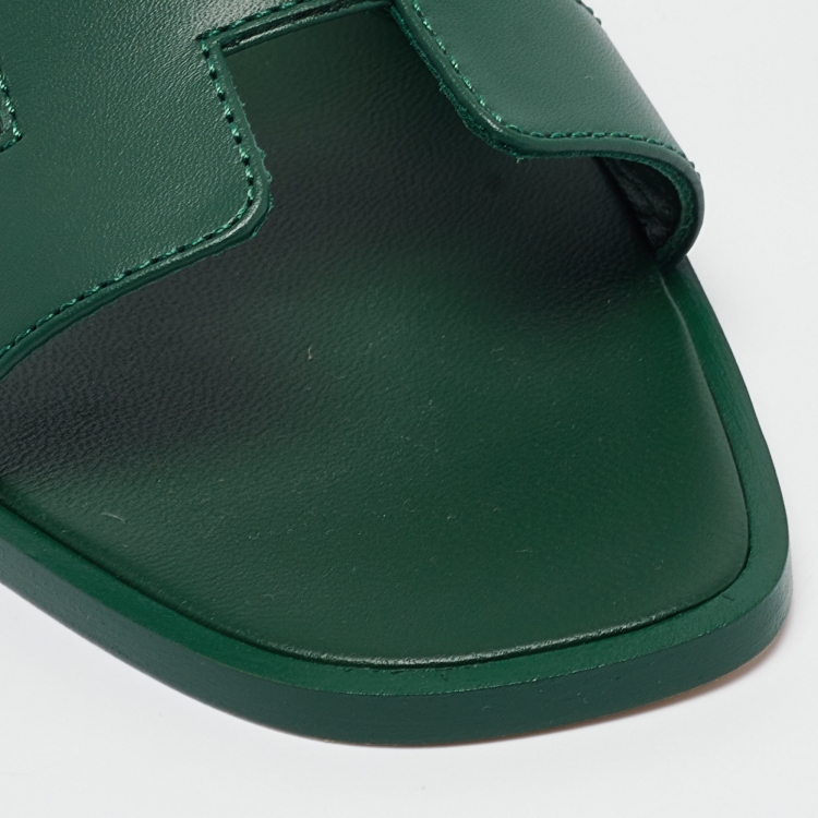 Pre Owned Hermès Green Leather Oran Flat Slides Size 37