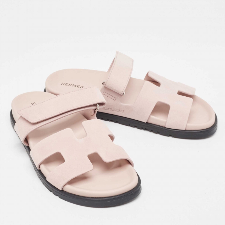 مملوكة مسبقًا Hermes Pink Suede Chypre Sandals Size 39