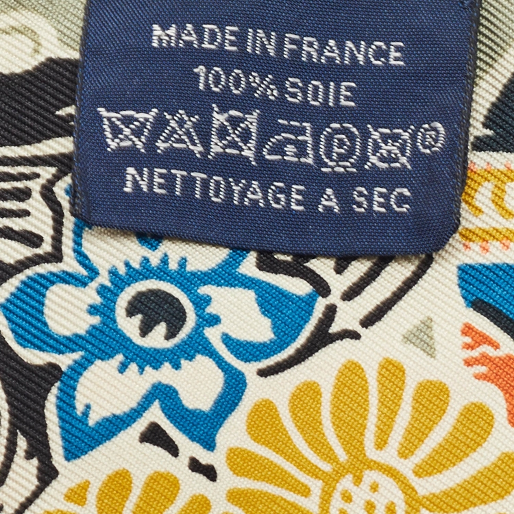 Pre Owned Hermès Multicolor Silk Bingata Vert Noir Saumon Twilly 