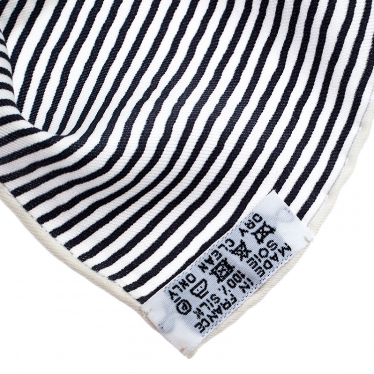 Pre Owned Hermes White & Navy Suite et Poursuite Silk Scarf