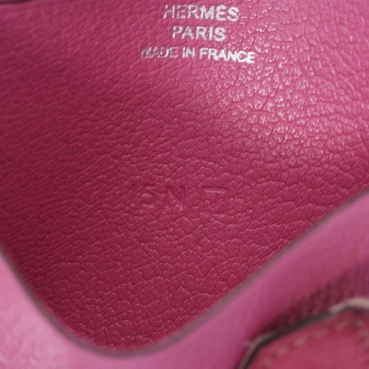 مملوكة مسبقًا Hermes Pink Ostrich Leather Bearn Card Holder